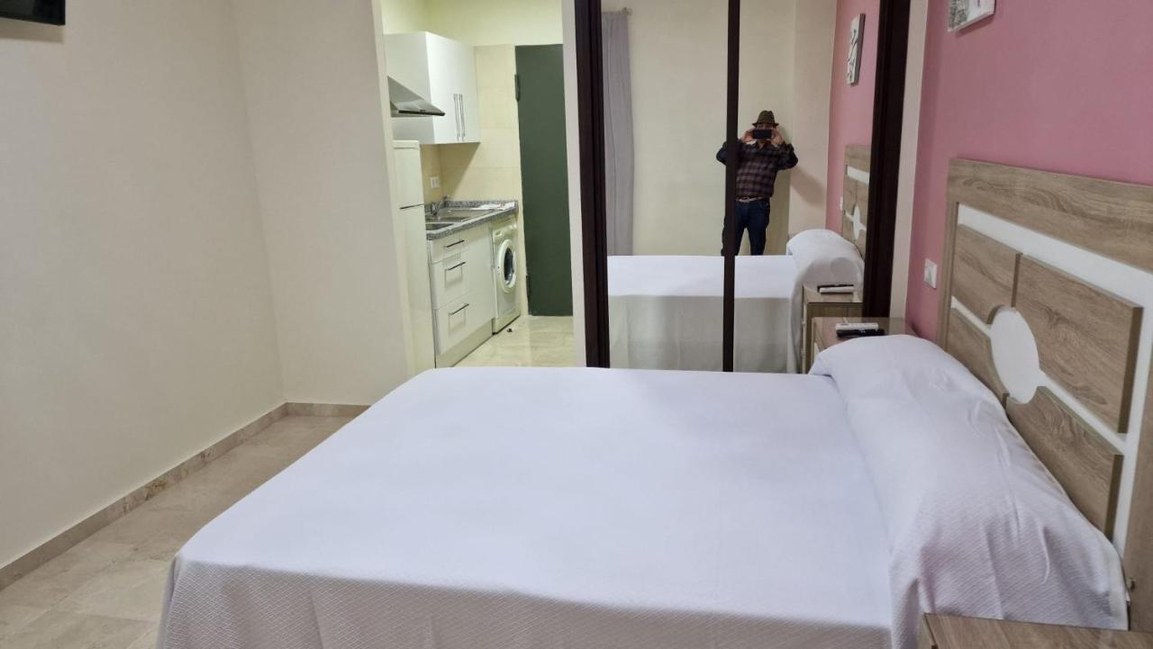 Hotel Nuevo Espartinas Εξωτερικό φωτογραφία